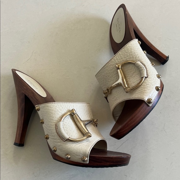 Gucci Women's Off-White Leather Mules with Gold Accent - Picture 2 of 6